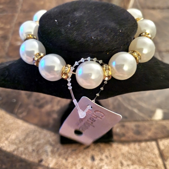 2 Faux Stretchy Pearl Bracelet with gold rhinestone separators NWT - Picture 3 of 4